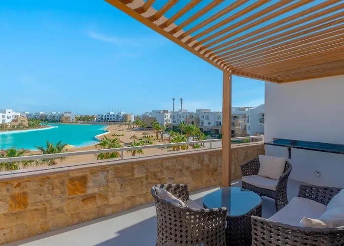Relax In Style I Lagoon-front 2br In Swan El Gouna Appartement *
